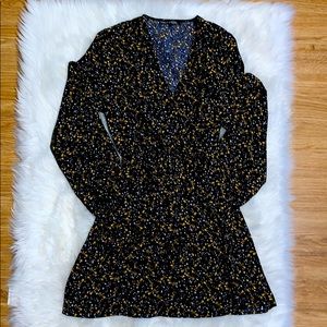 DYNAMITE LONG SLEEVE FLORAL DRESS